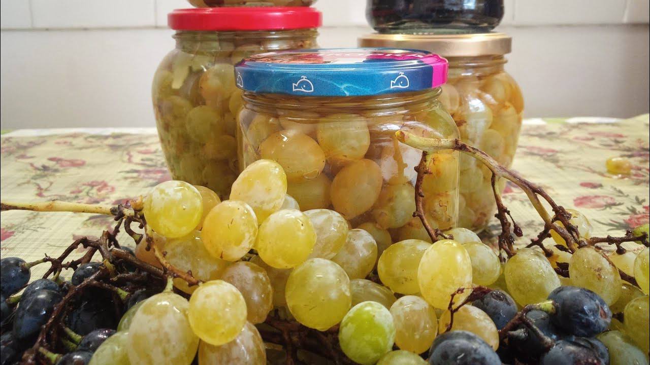 Кулінари поділилися рецептом смачного винограду на зиму без цукру і стерилізації