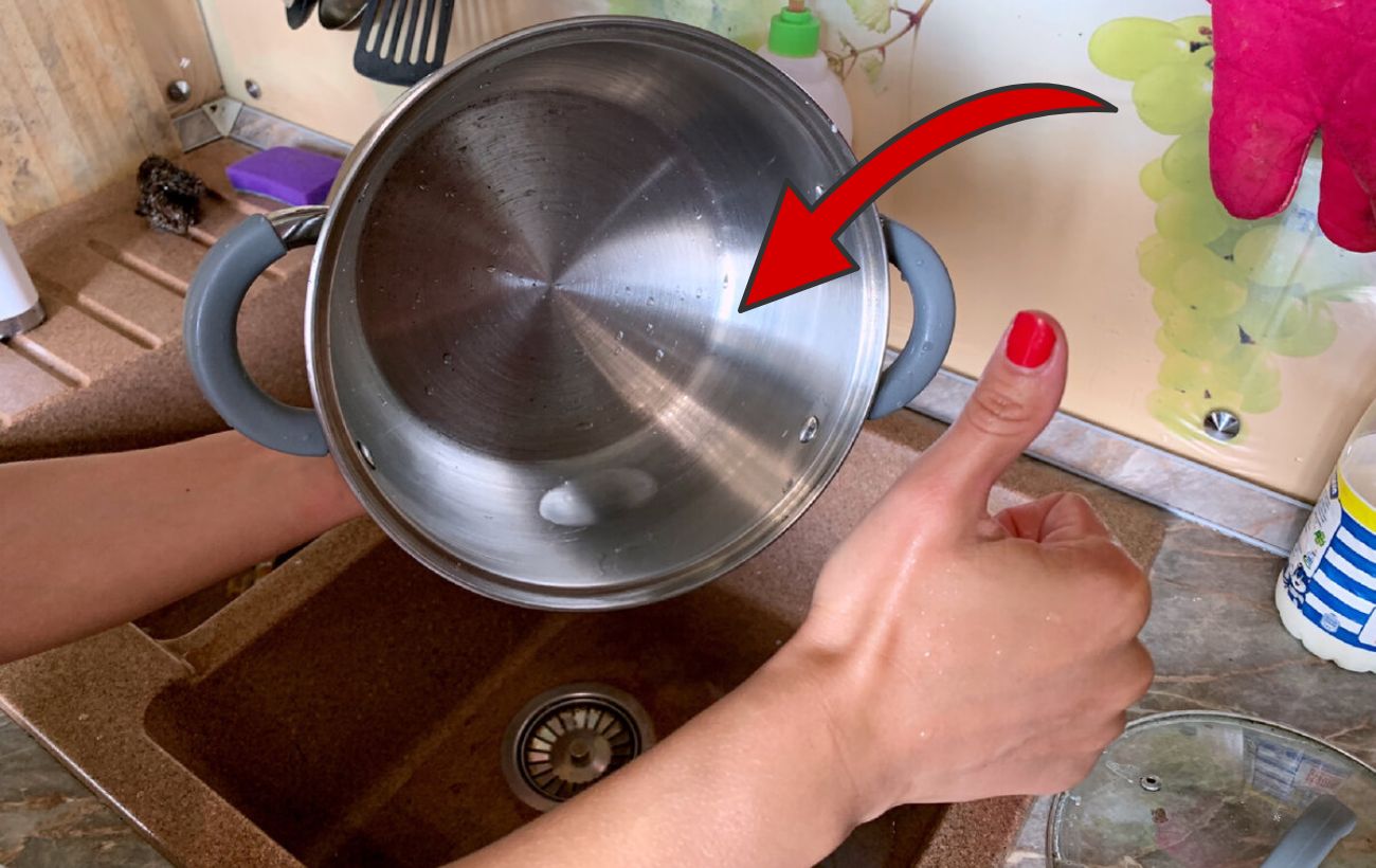 Господині розповіли, як очистити старий посуд від нагару без хімії