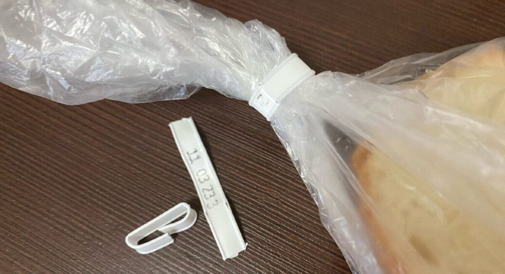 Затискачі від хлібних упаковок бережу як зіницю ока: ось 4 способи використання із користю у побуті 