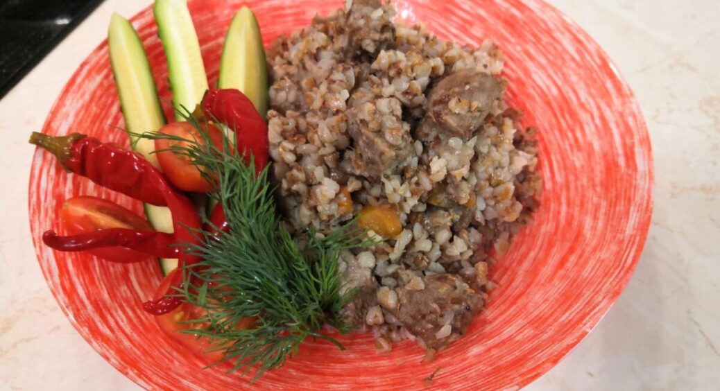 1 пачка цієї крупи замінила 2 вагони картоплі: рецепт смачного гарніру з гречки – підійде до котлет й овочів 