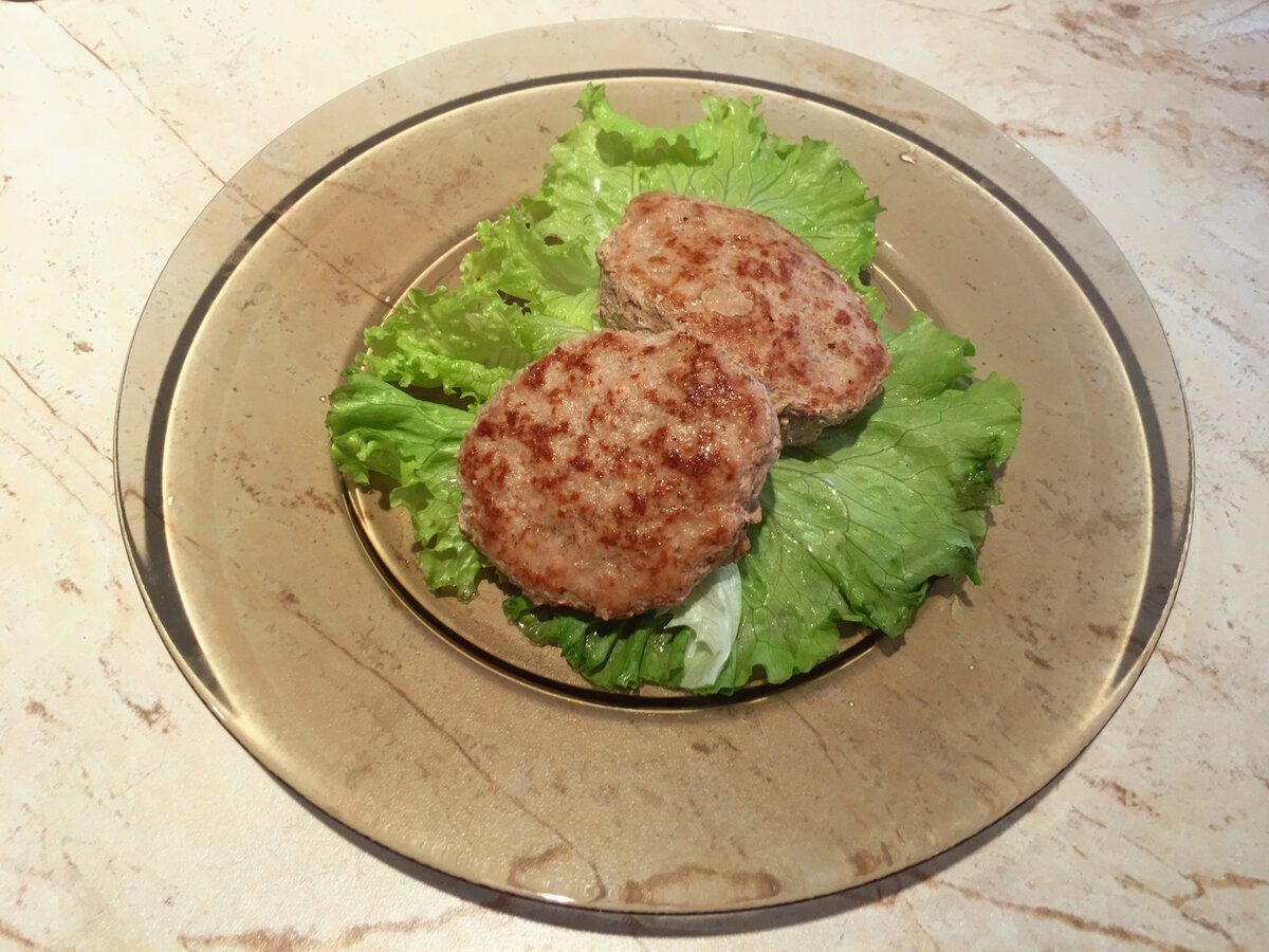 Господині розповіли, як приготувати смачні та соковиті котлети в домашніх умовах – порада