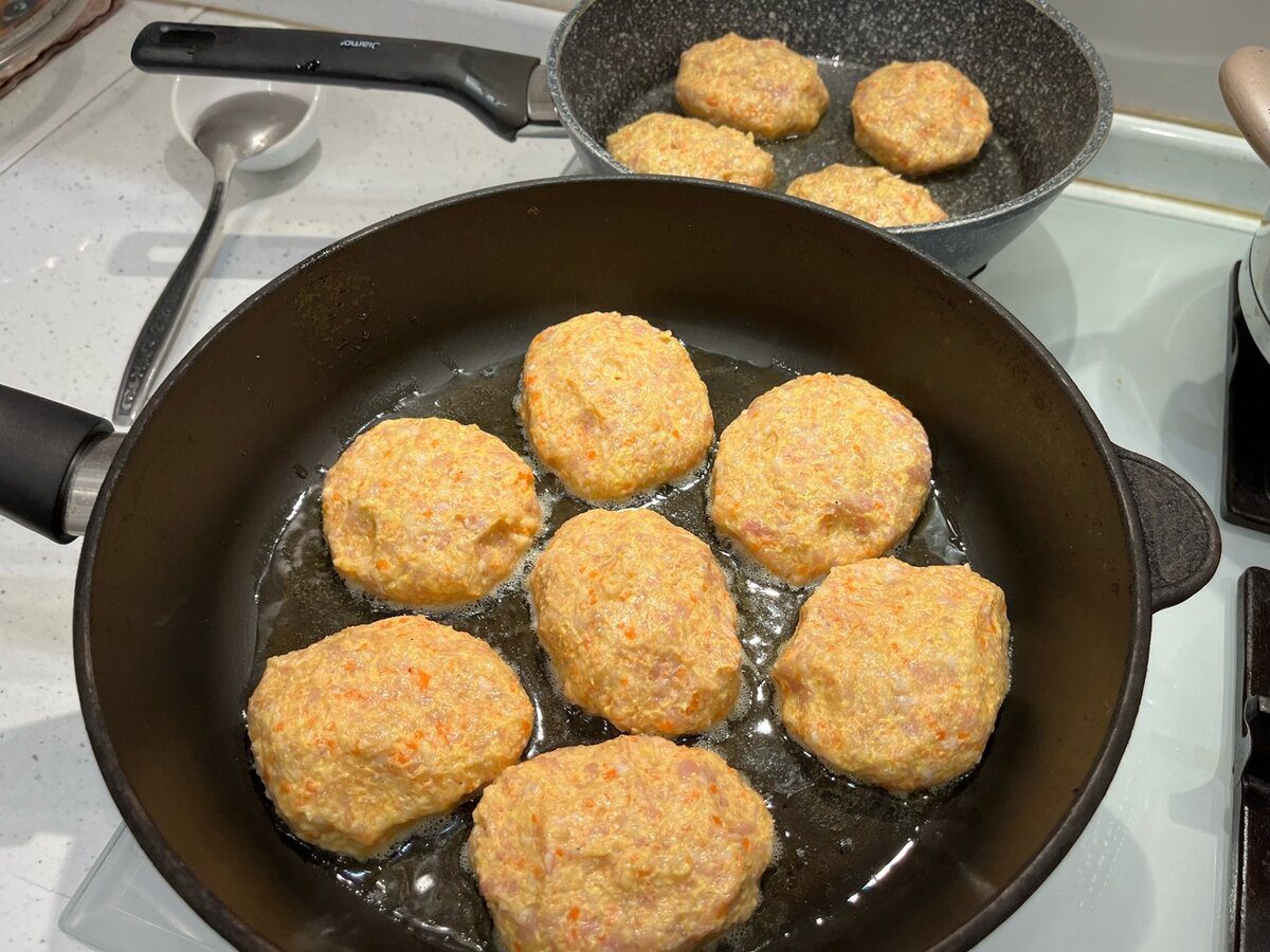 Господині розповіли, як приготувати смачні та соковиті котлети в домашніх умовах – порада