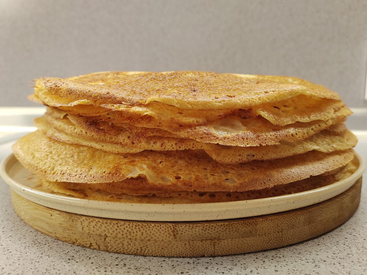 Експерти розповіли, як приготувати смачні та ароматні млинці на сковорідці швидко й просто