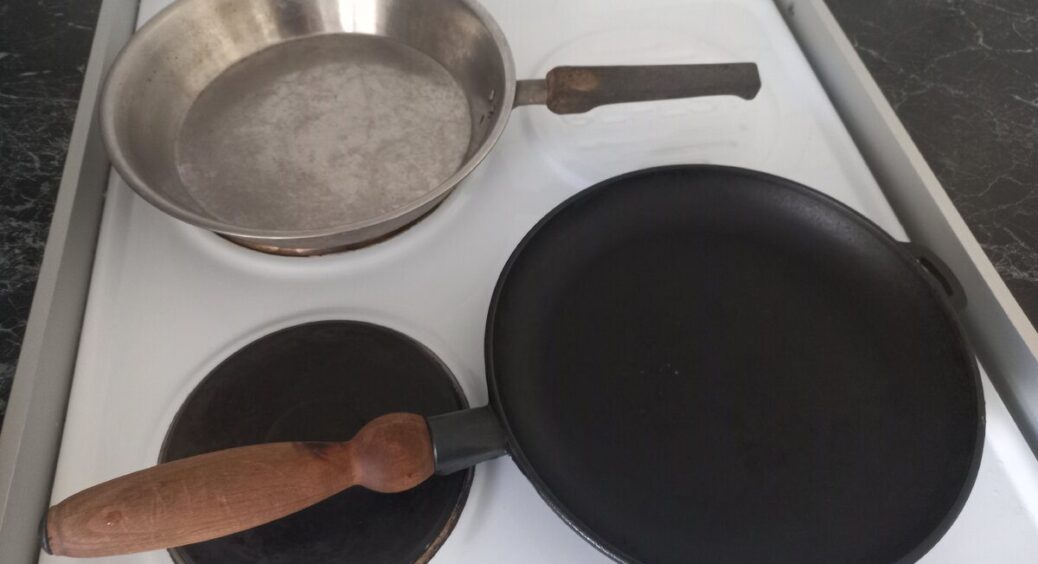 Сковорідка за 300 грн буде служити мінімум 5 років, якщо зробити з нею це: думала це “дурниці”, але ефект є 