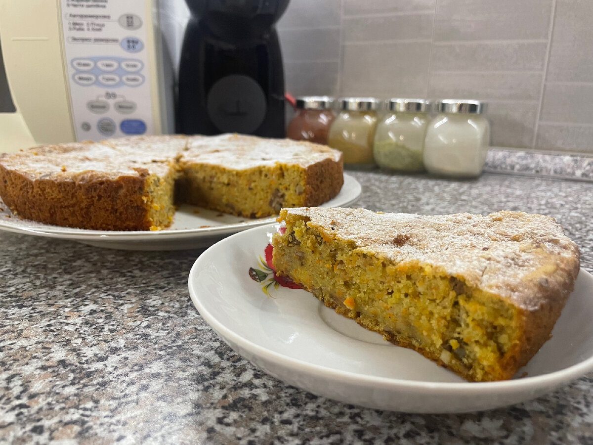 Кулінари розповіли, як приготувати смачний морквяний пиріг з доступних інгредієнтів