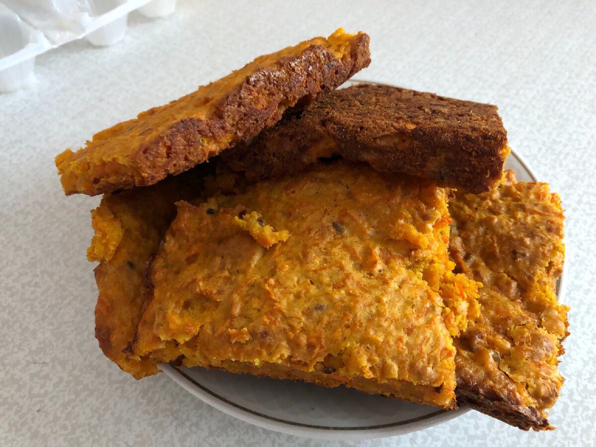 Кулінари розповіли, як приготувати смачний морквяний пиріг з доступних інгредієнтів