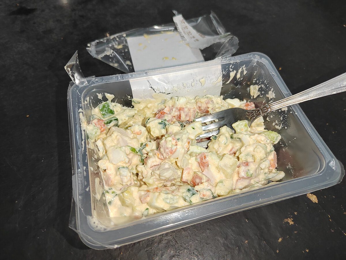 Експерти розповіли, які ознаки допоможуть зрозуміти, що їжа в супермаркеті свіжа та смачна