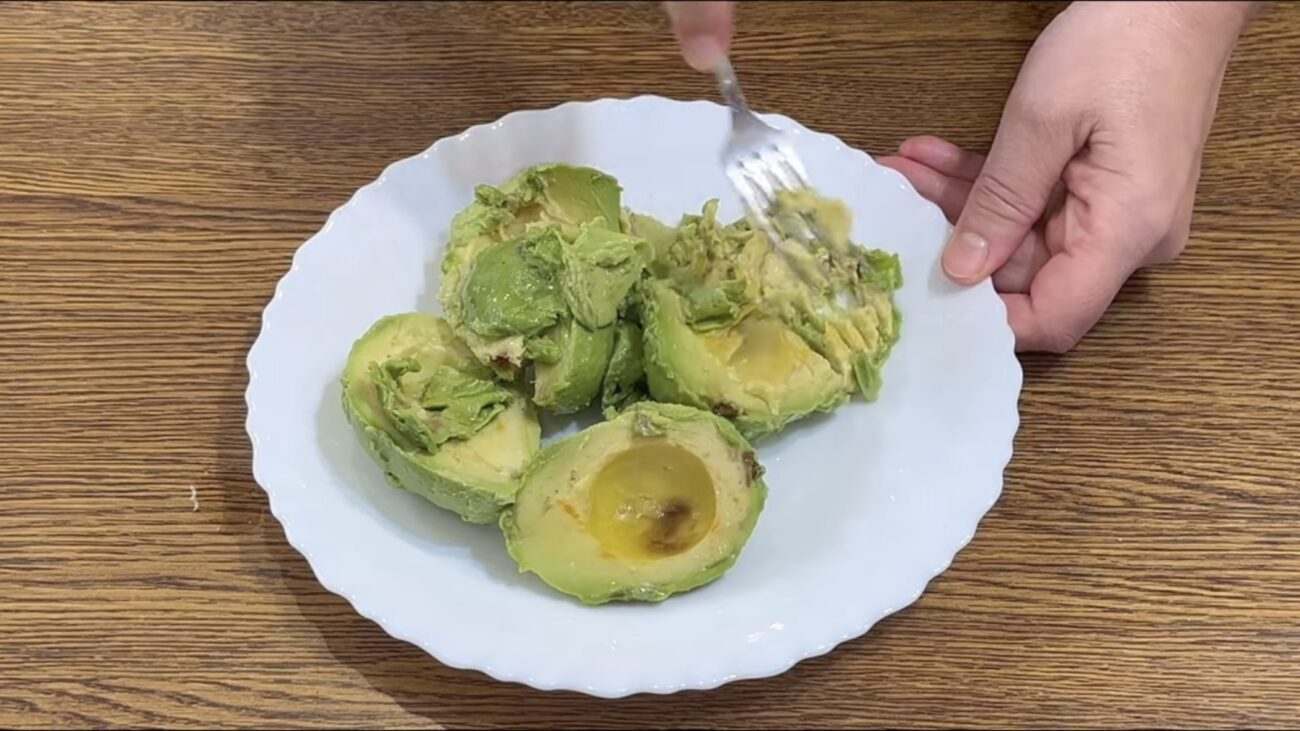 Господині поділилися рецептом свіжої намазки з авокадо 