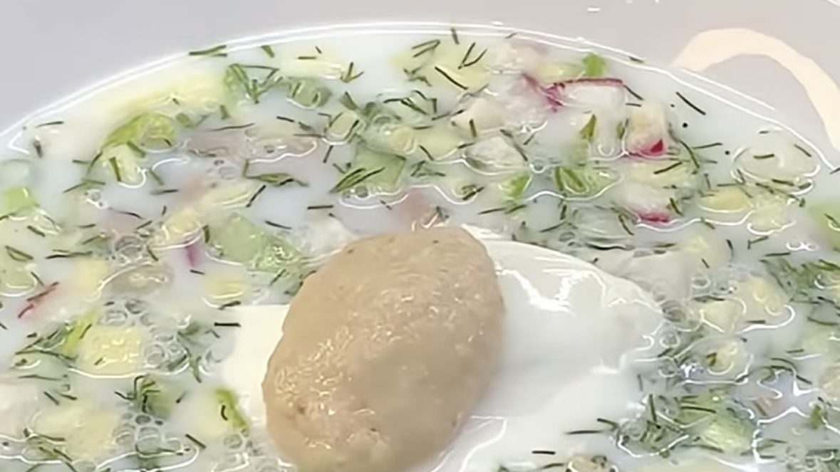 Господині розповіли, яким продуктом можна замінити картоплю в окрошці 