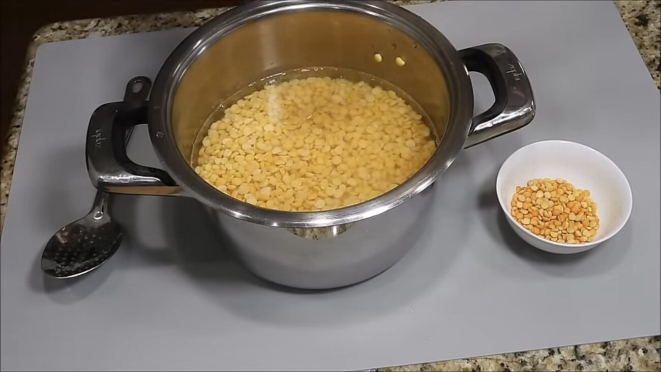 Господині розповіли, як швидко і смачно приготувати сухий горох 