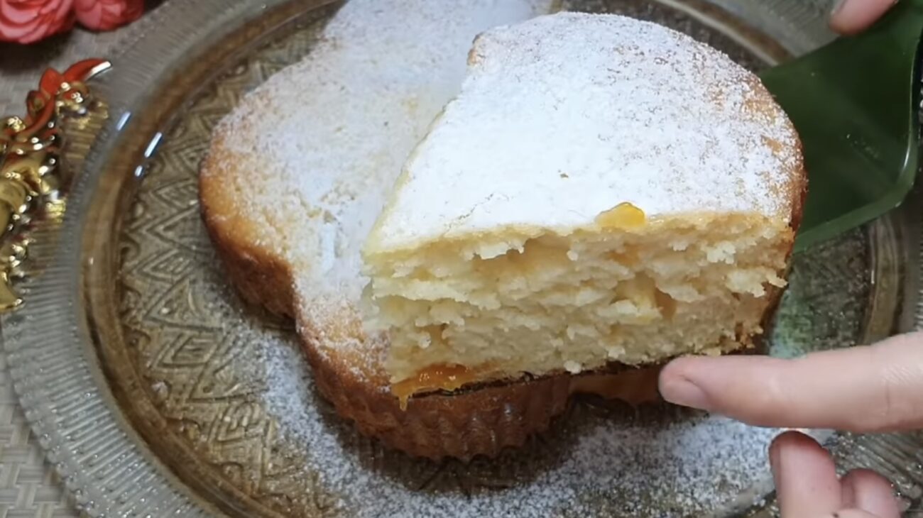 Господині розповіли, як приготувати смачний пиріг на швидку руку 