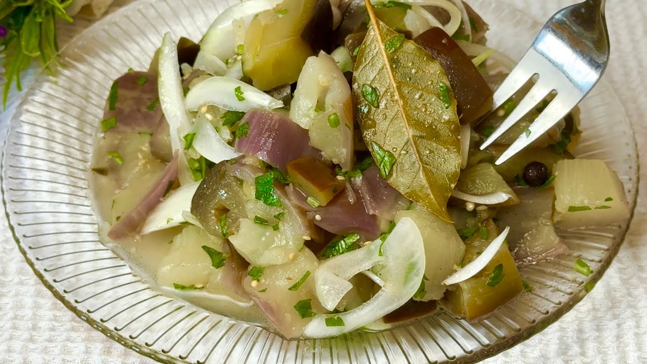 Господині розповіли, як приготувати смачну закуску з баклажанів 