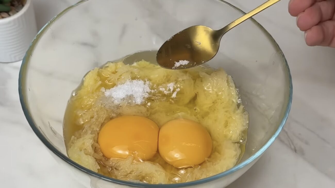 Господині розповіли, як приготувати смачну страву з картоплі та яєць 