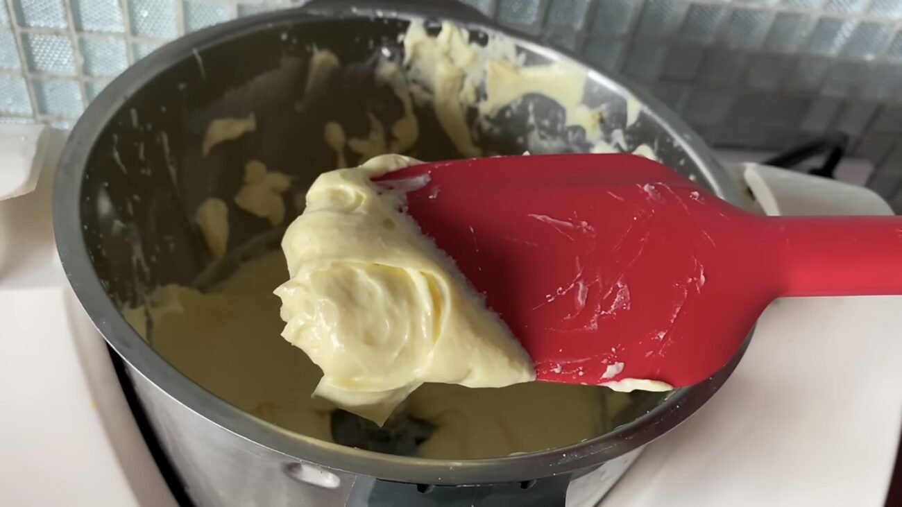 Господині розповіли, як приготувати плавлений сир в домашніх умовах 