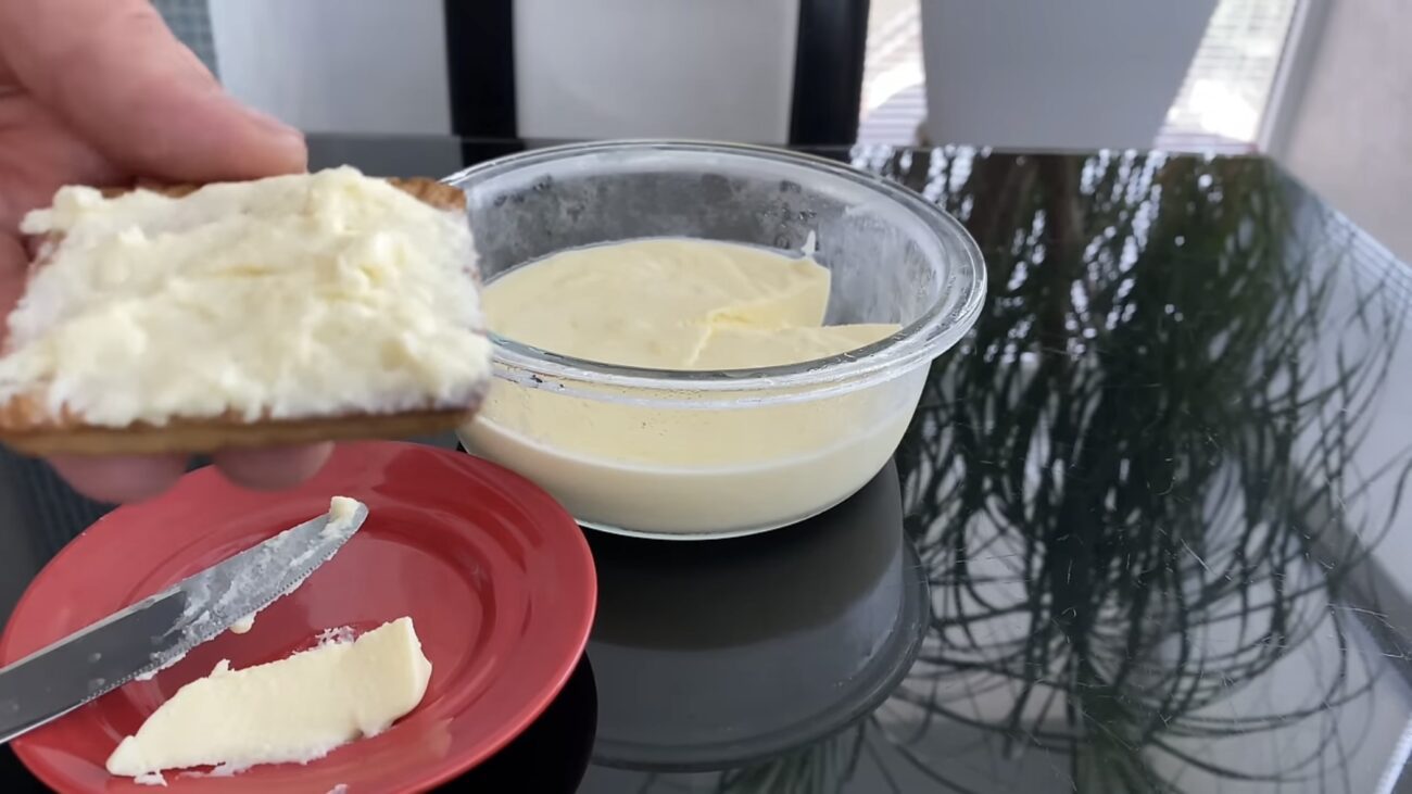 Господині розповіли, як приготувати плавлений сир в домашніх умовах 