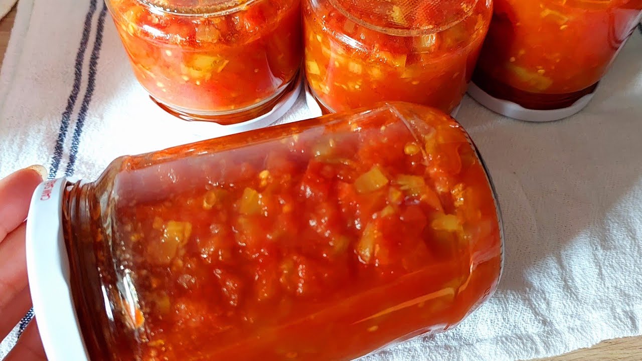 Господині розповіли, як заготовити на зиму овочевий соус для Шакшуки 