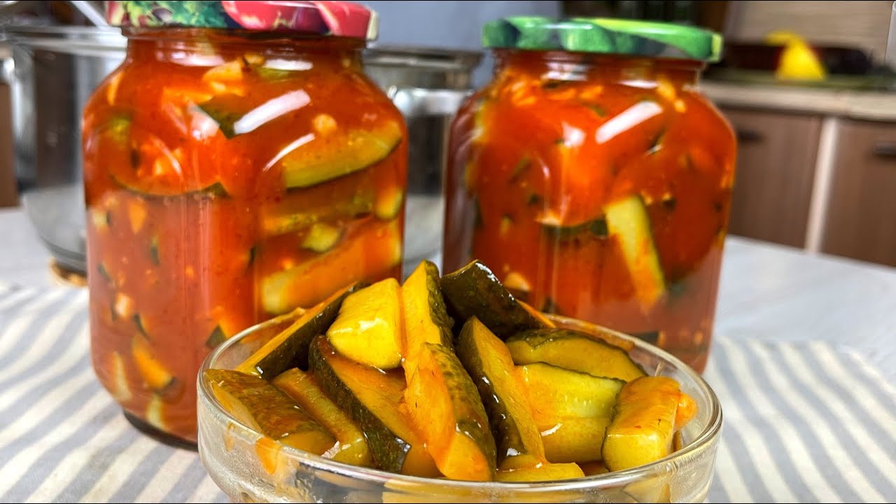 Господині розповіли, як закрити смачні мариновані огірки 