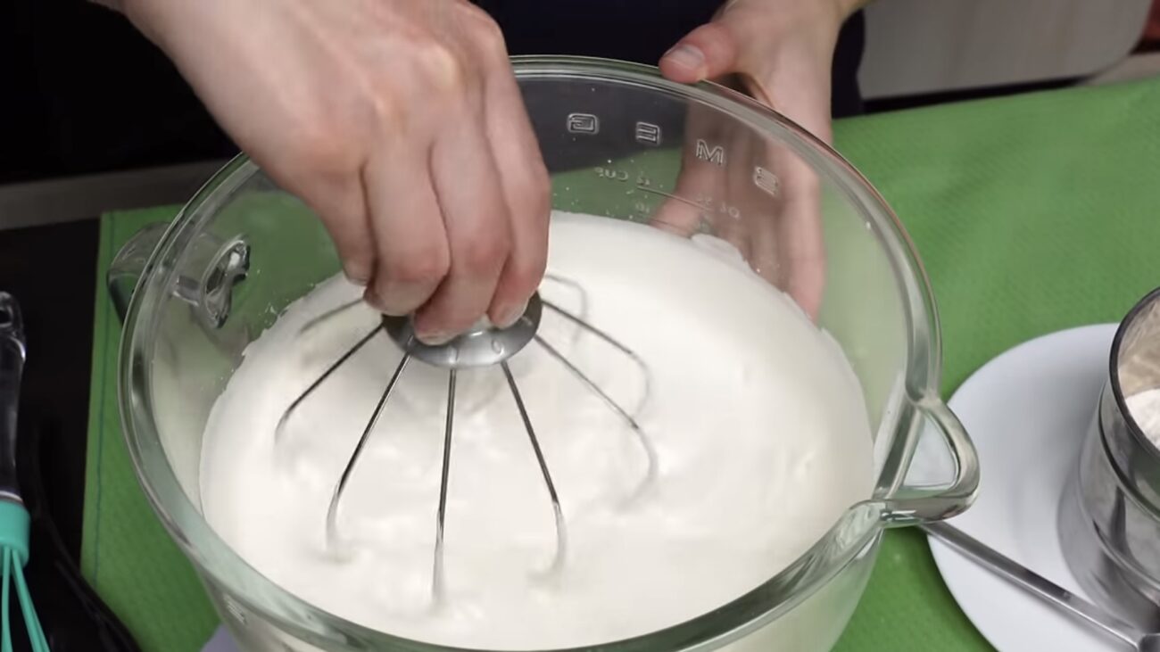  Господині розповіли, як приготувати бісквіт, щоб він був пишним 