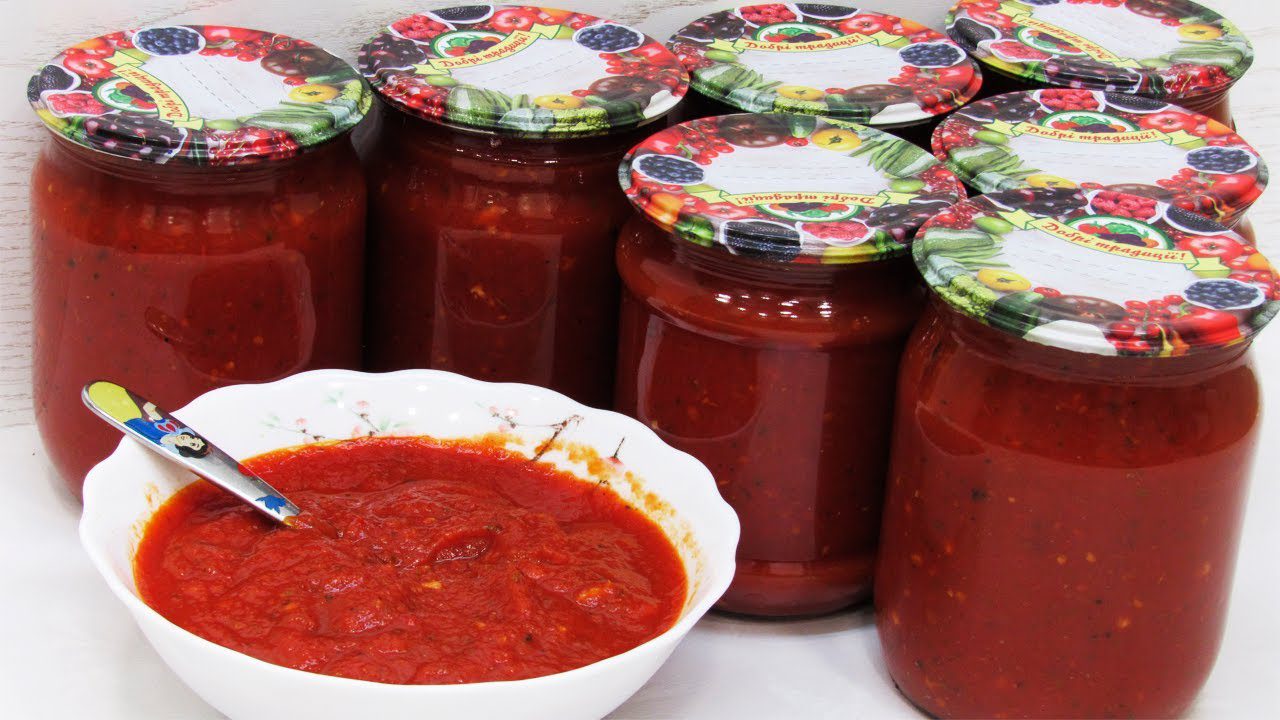 Господині розповіли, як приготувати універсальний томатний соус на зиму 