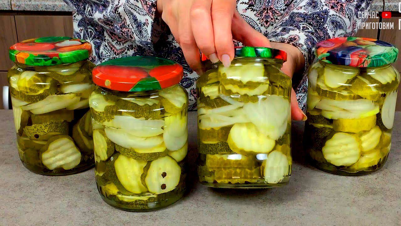 Господині розповіли, як приготувати зимовий салат з перерослих огірків 