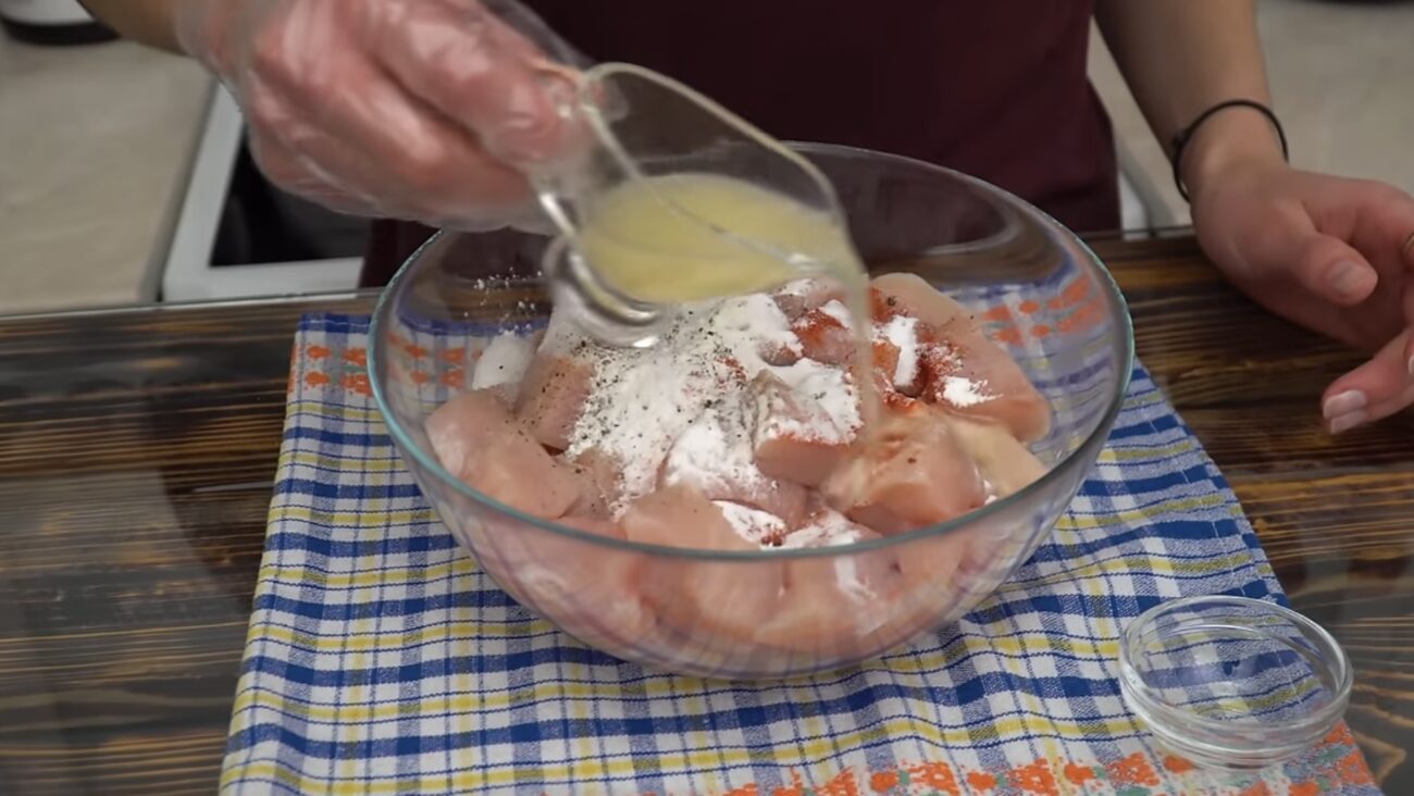 Господині поділилися рецептом домашніх нагетсів, які смачніші за фастфуд 