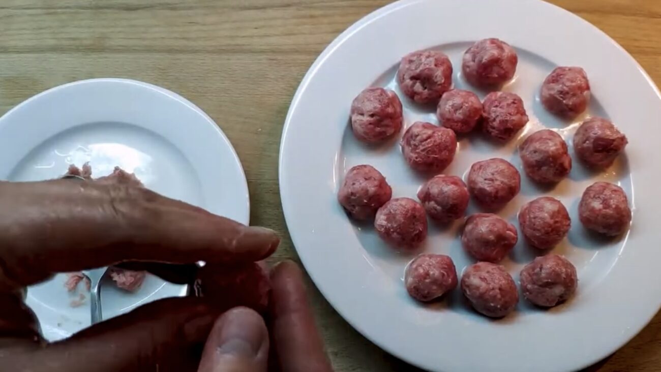 Господині розповіли, як приготуватисмачну вечерю з гречки та фаршу 