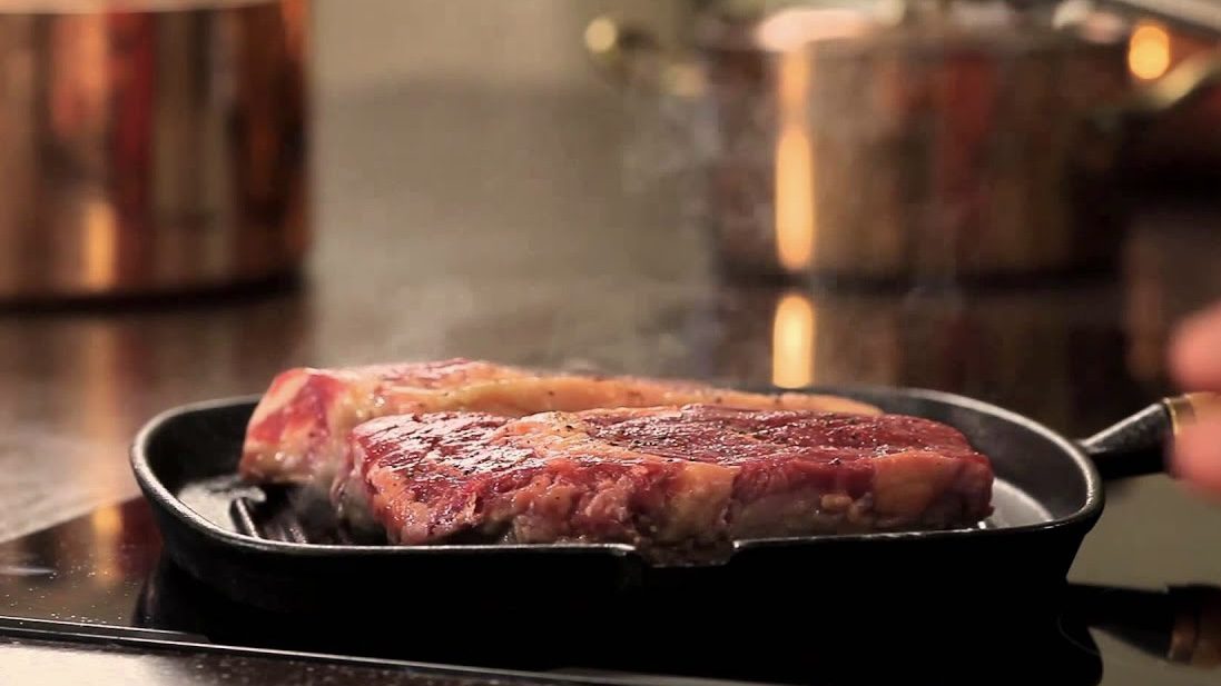Господині розповіли, як у домашніх умовах приготувати стейк як в ресторані Господині розповіли, як у домашніх умовах приготувати стейк як в ресторані
