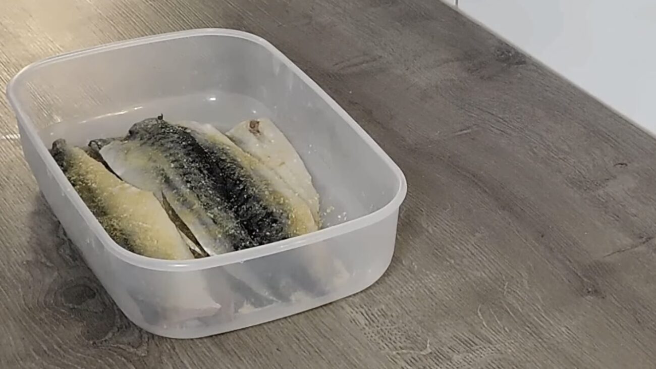 Господині розповіли, як приготувати балик із скумбрії в домашніх умовах 