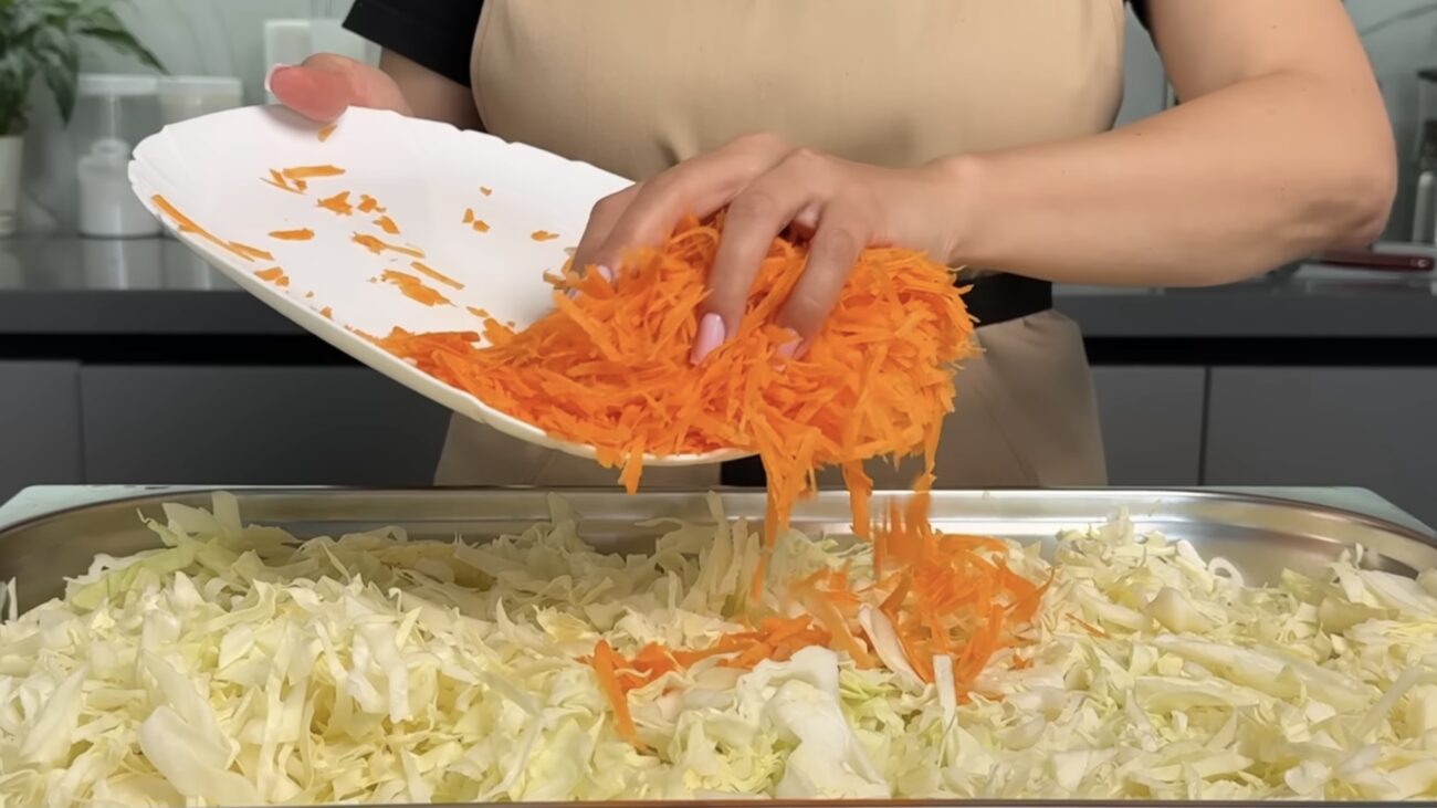 Господині поділилися рецептом квашеної капусти, яка готується за 3 дні Господині поділилися рецептом квашеної капусти, яка готується за 3 дні