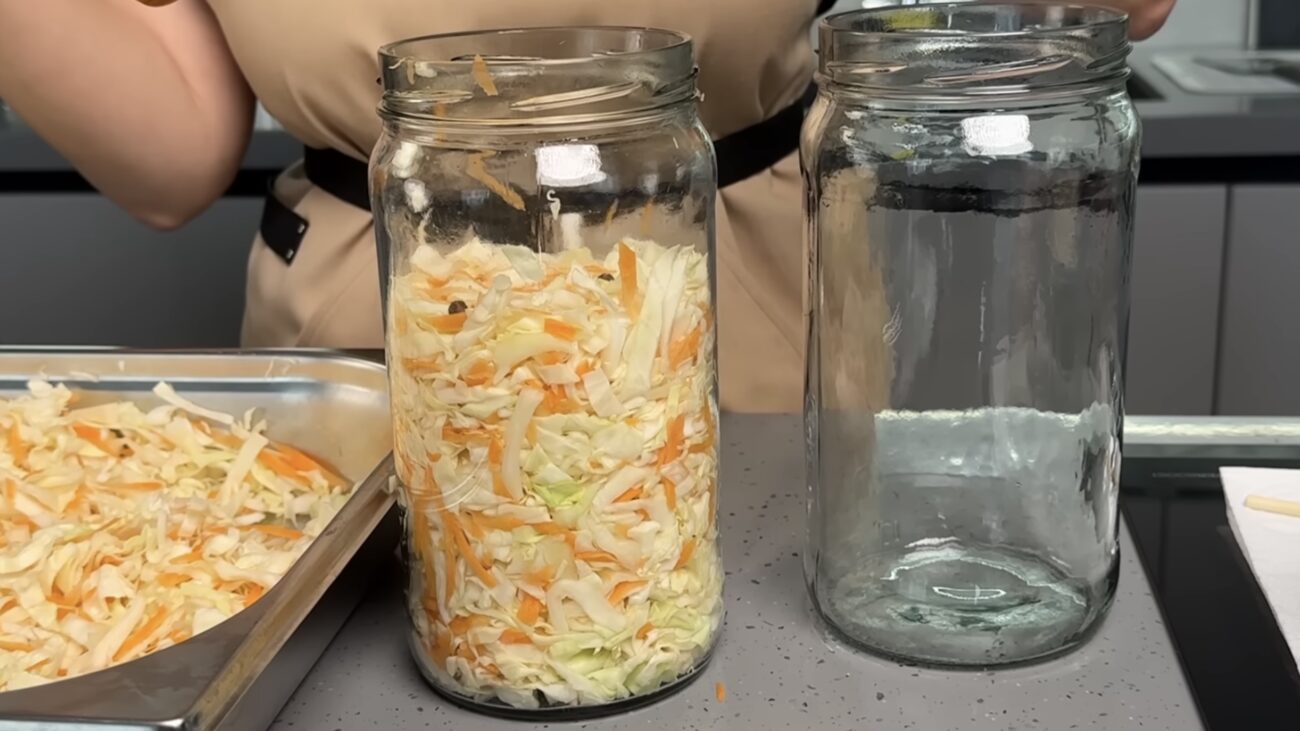 Господині поділилися рецептом квашеної капусти, яка готується за 3 дні Господині поділилися рецептом квашеної капусти, яка готується за 3 дні