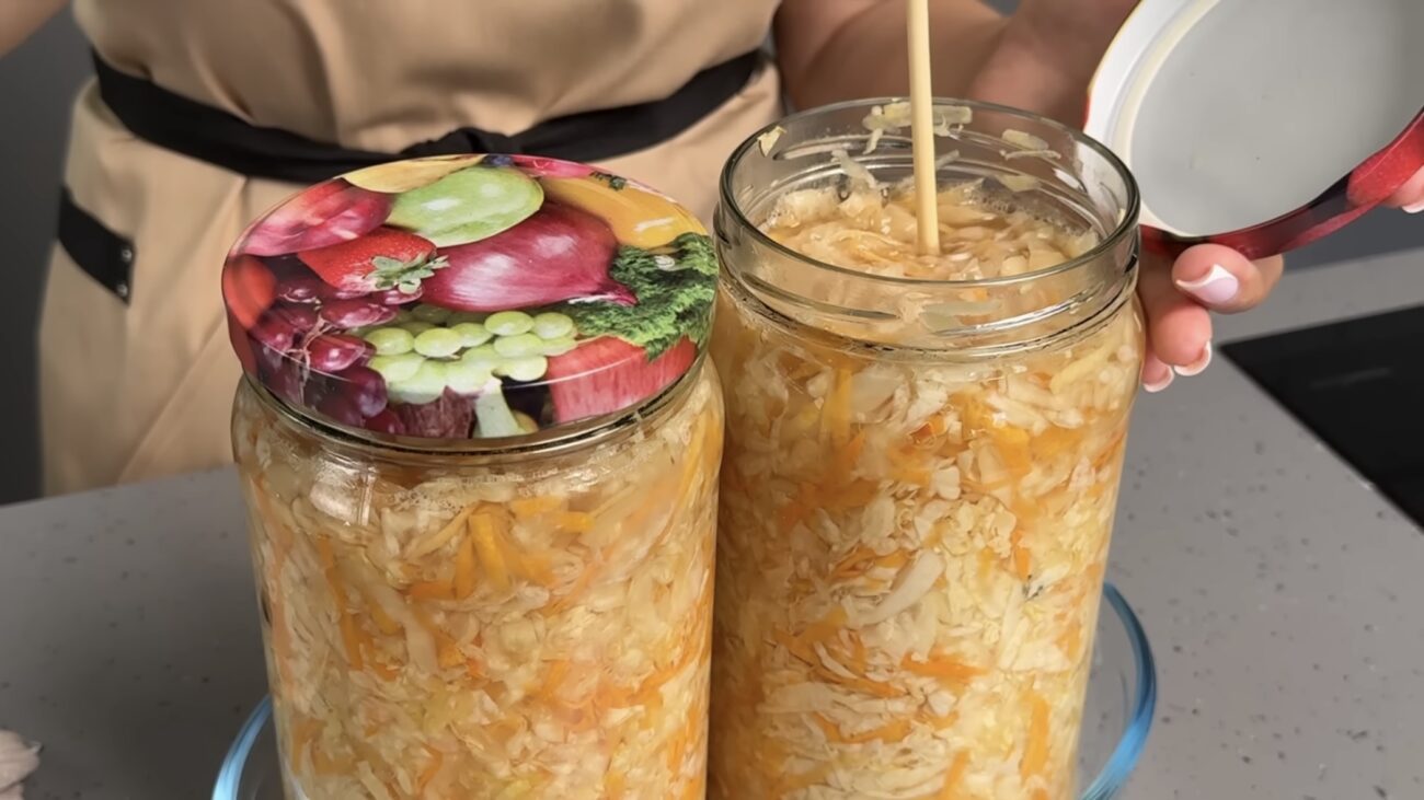 Господині поділилися рецептом квашеної капусти, яка готується за 3 дні Господині поділилися рецептом квашеної капусти, яка готується за 3 дні