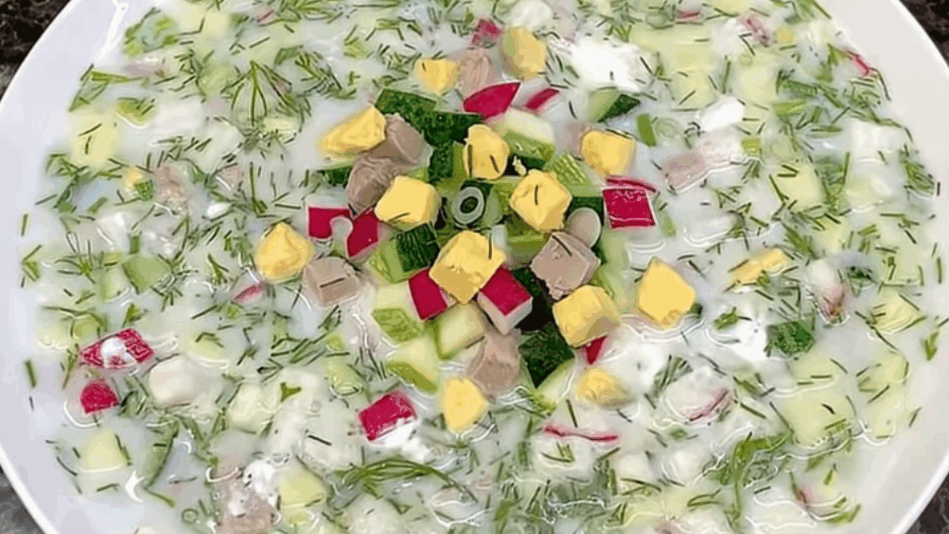 Господині розповіли, яким продуктом можна замінити картоплю в окрошці 