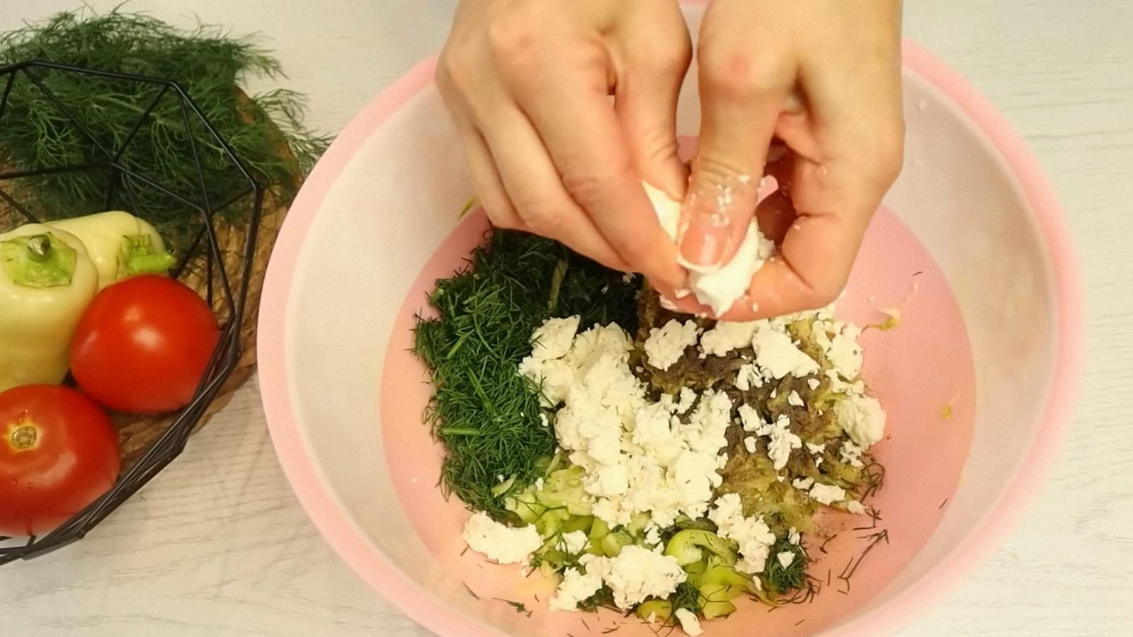 Простий рецепт пирога на кефірі з кабачком та сиром