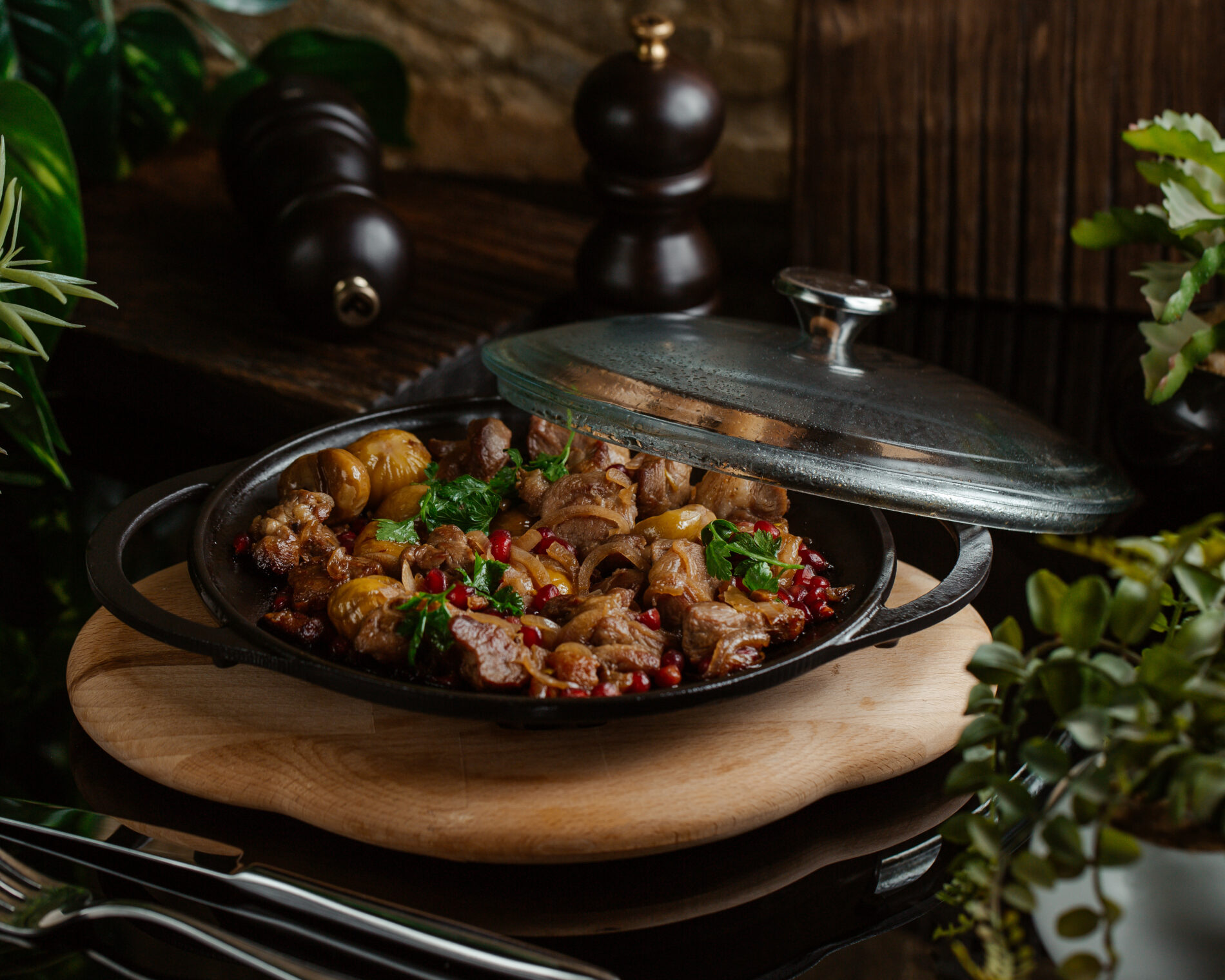 Кулінари розповіли, яка страва на чавунній сковорідці виходить найсмачнішою