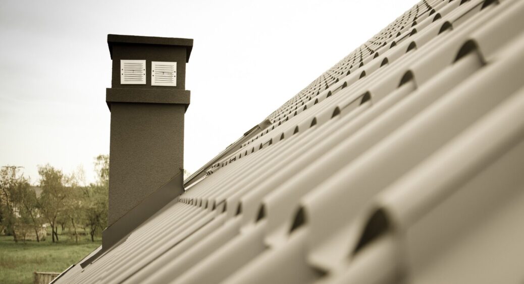 Беру 2 пляшки – і кіптява “вилітає” у димохід зі швидкістю світла: чищу пічку без золи й крохмалю 