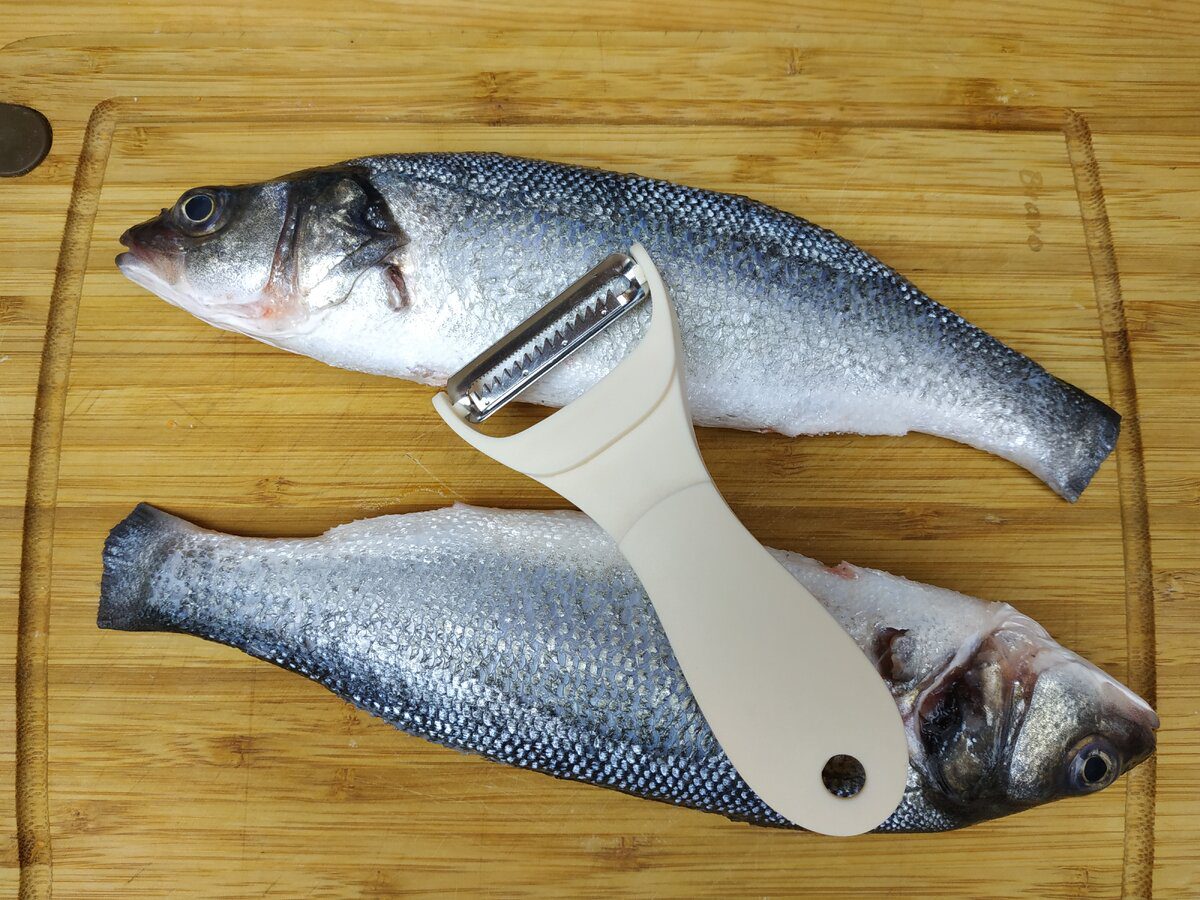 Експерти пояснили, як очистити рибу від луски в домашніх умовах – без клопоту та витрати часу