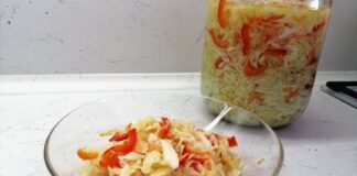 Як приготувати смачну мариновану капусту з помідорами