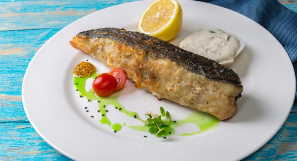 Дешево – не означає погано: обрала для себе наймачнішу білу рибу, яку то запікаю, то смажу, то солю 
