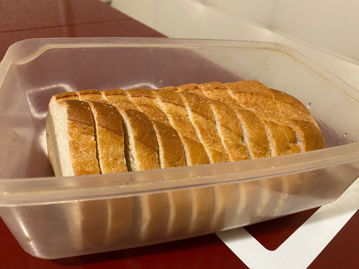 Експерти розповіли, як зберігати хліб довго без псування – холодильник не потрібен