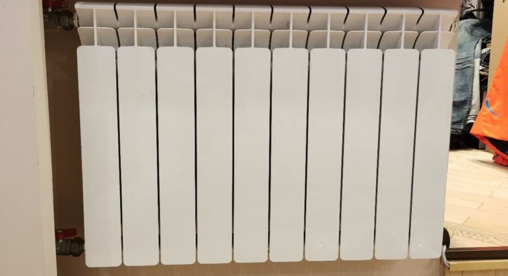 Дід Іван, пічник з 25-річною практикою, підказав, як обігріти квартиру без опалення: 1 розумний лайфхак 