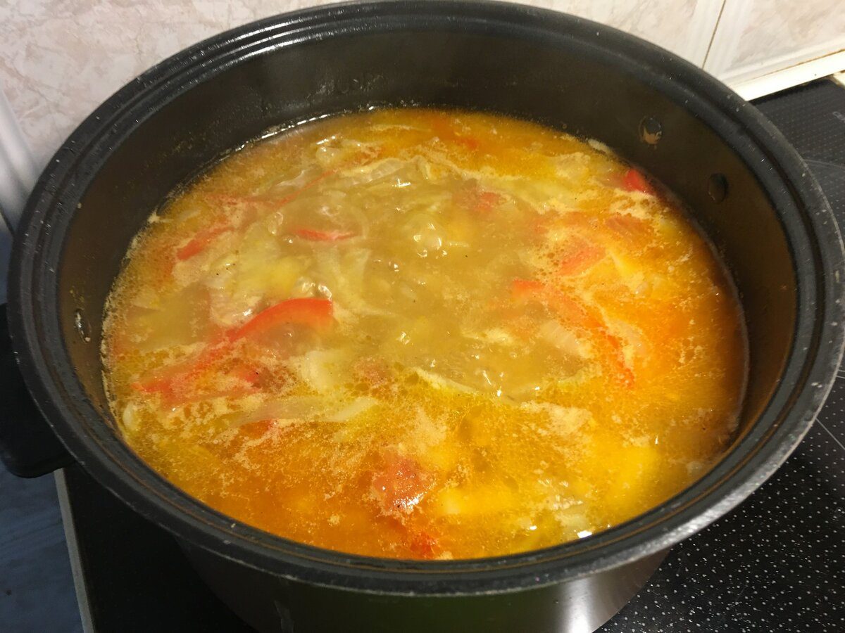 Господині розповіли, як врятувати пересолений суп та його смак