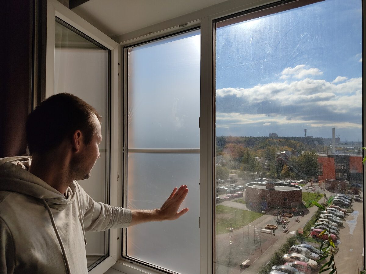 Експерти назвали найкращий матеріал від протягів для побитих вікон