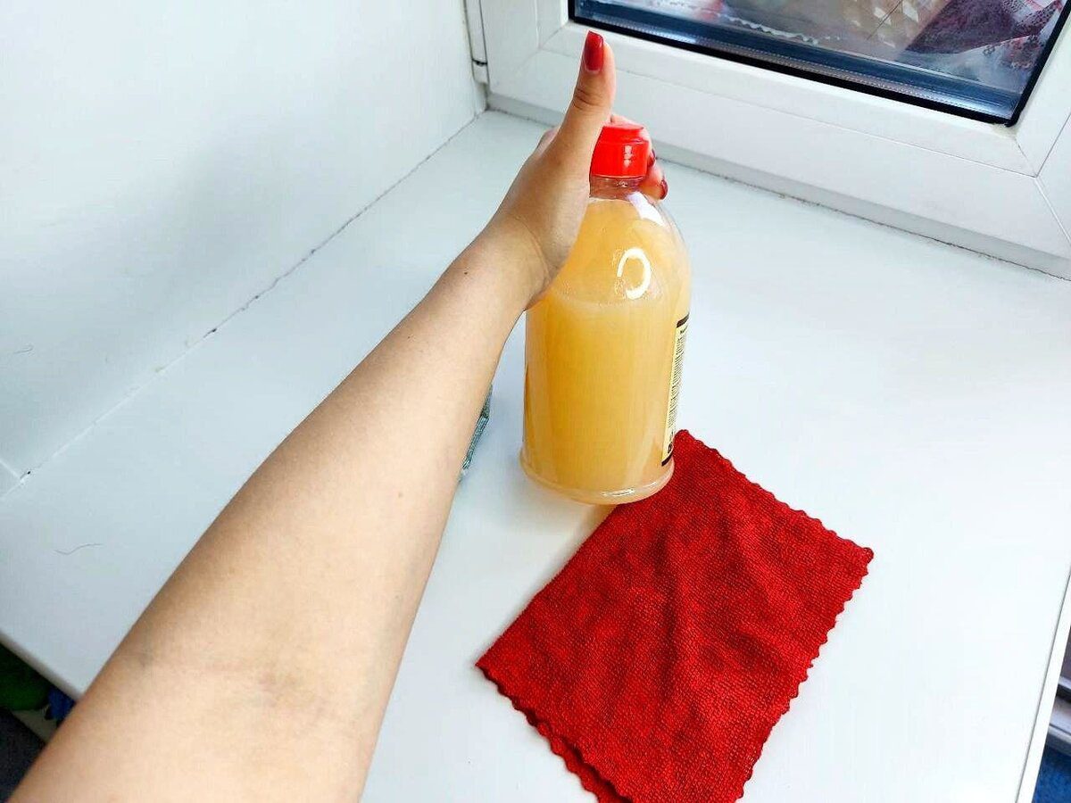 Експерти розповіли, як очистити підвіконня від плям за допомогою простого і доступного лайфхаку