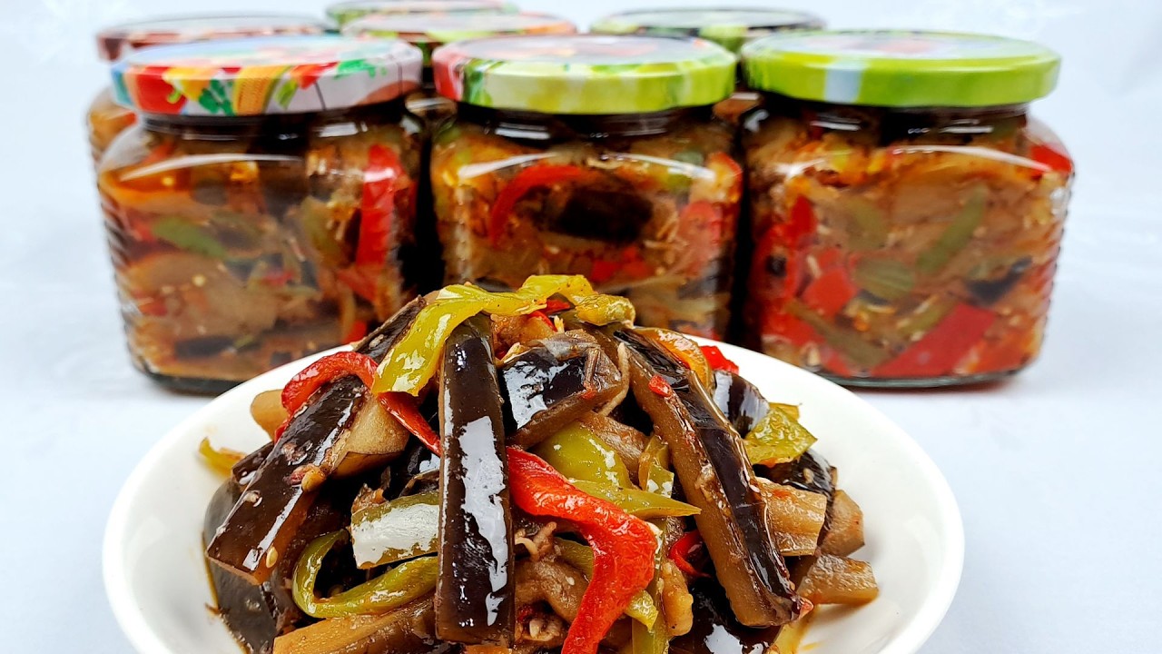 Кулінари поділилися 2-ма рецептами дуже смачних заготівель із баклажанів на зиму
