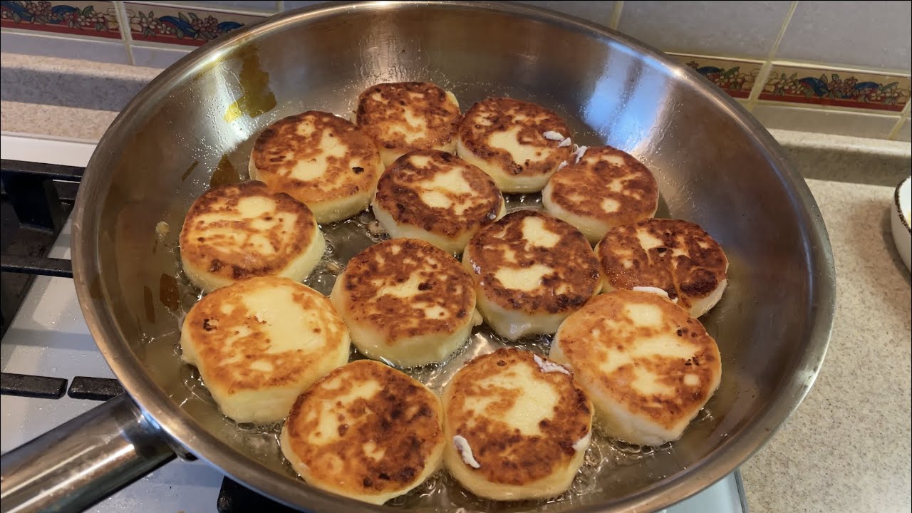 Шеф-кухарі розповіли, на якій олії краще смажити сирники