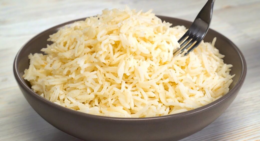 Не розвариться і не перетвориться на кашу: як варити розсипчастий рис для гарніру, навіть найдешевший з АТБ 