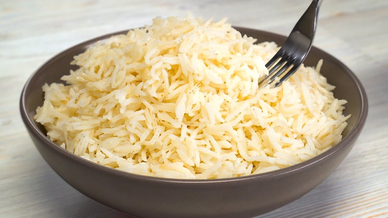 Кулінари розповіли, навіщо обсмажувати рис перед початком варіння