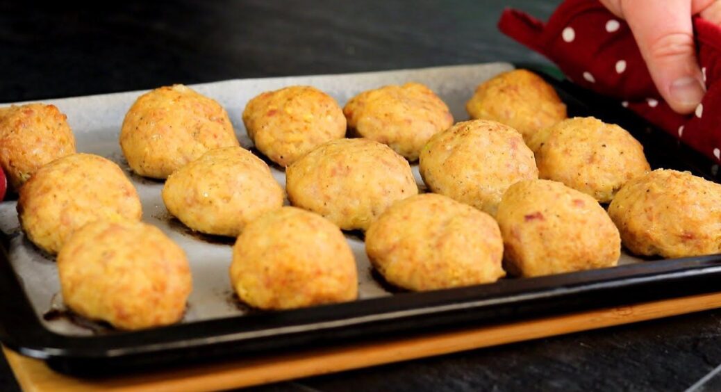 3 шеф-кухарів запитали, що можна приготувати з 1 стакану кефіру і 1 стакану фаршу – рецепт смаколика 