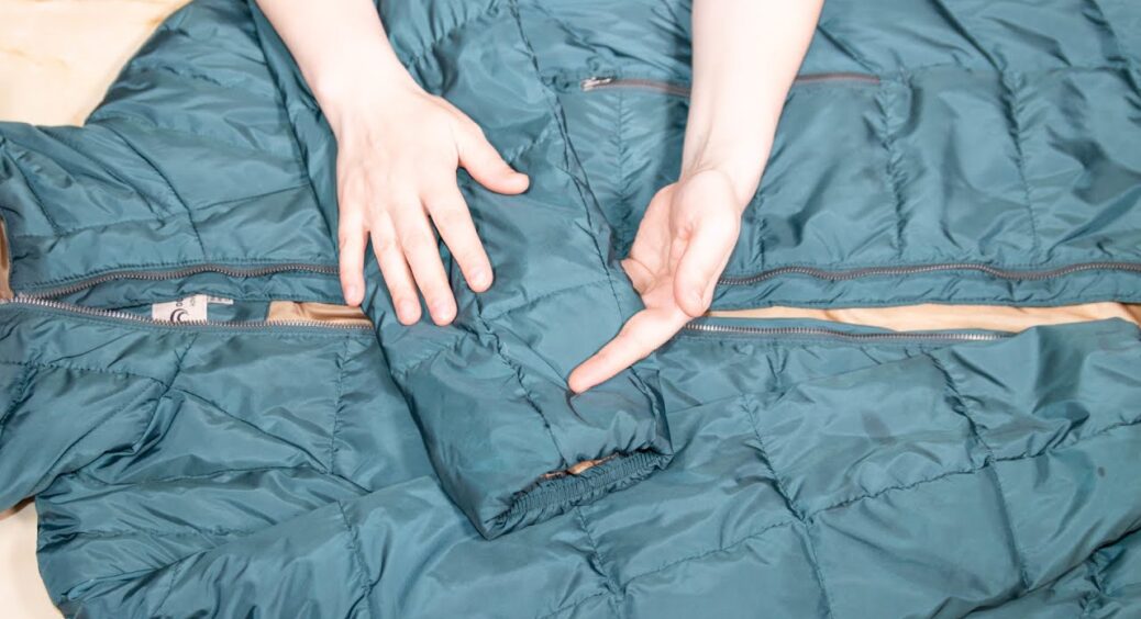 Лише 2 краплі на ватний диск – і куртка або пуховик знову, немов нові: тепер “пралкою” взагалі не користуюсь 