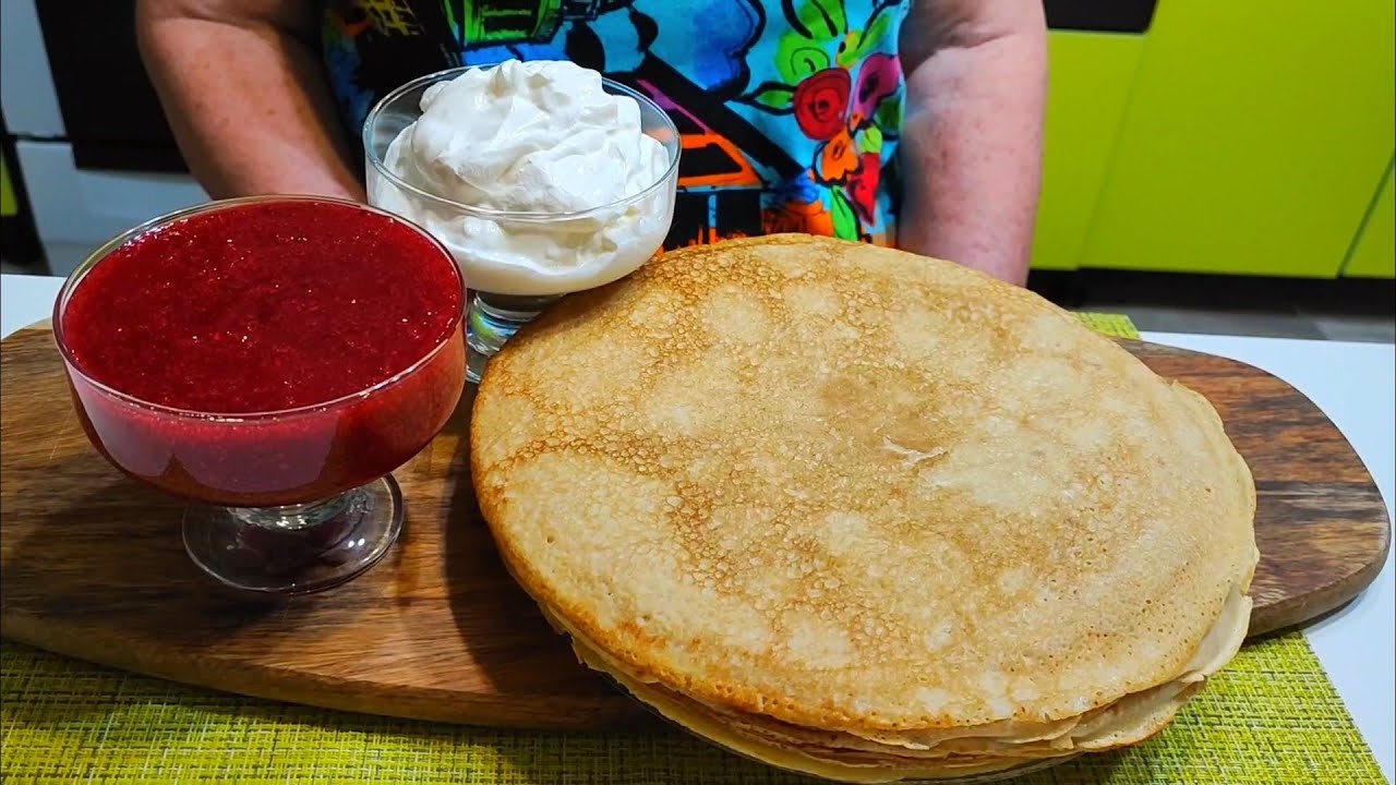 Кулінари розповіли, як приготувати смачні та ніжні млинці на кефірі з окропом